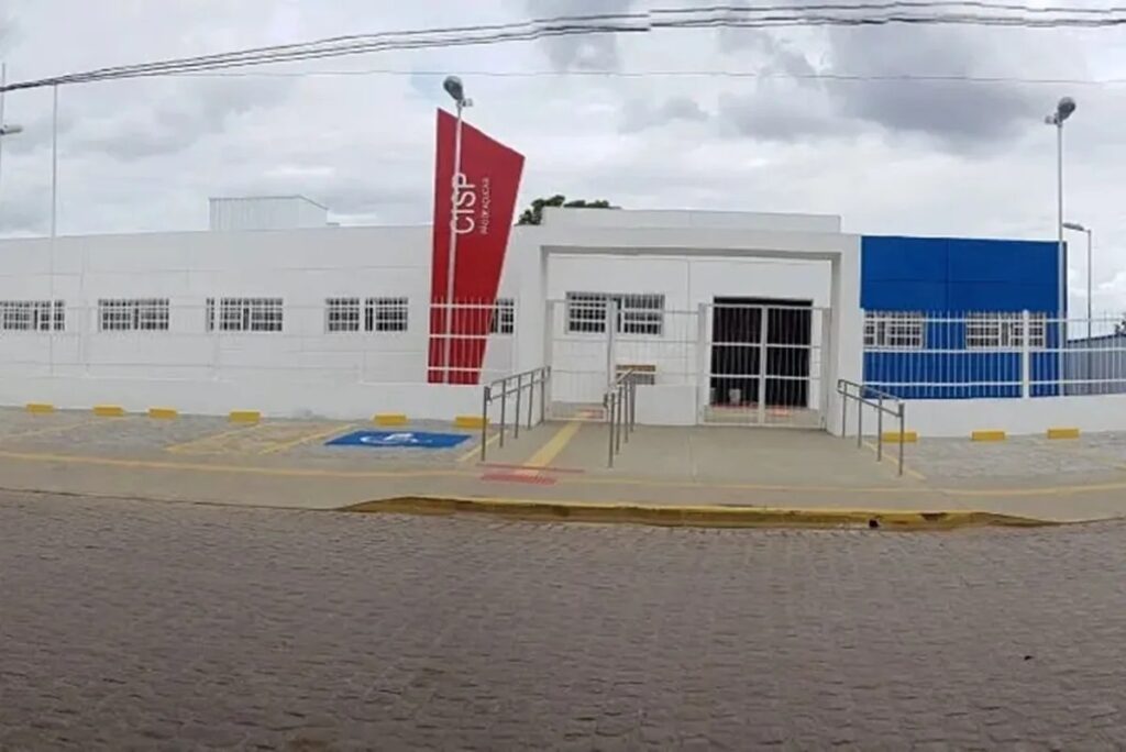 Homens são presos suspeitos de invadirem e revirarem CISP durante briga